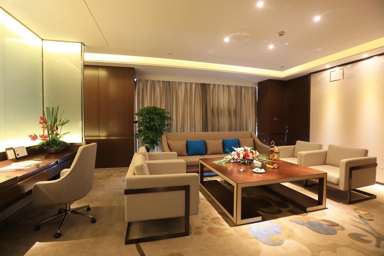 Howard Johnson Xiangyu Plaza Linyi Linyi  Eksteriør bilde