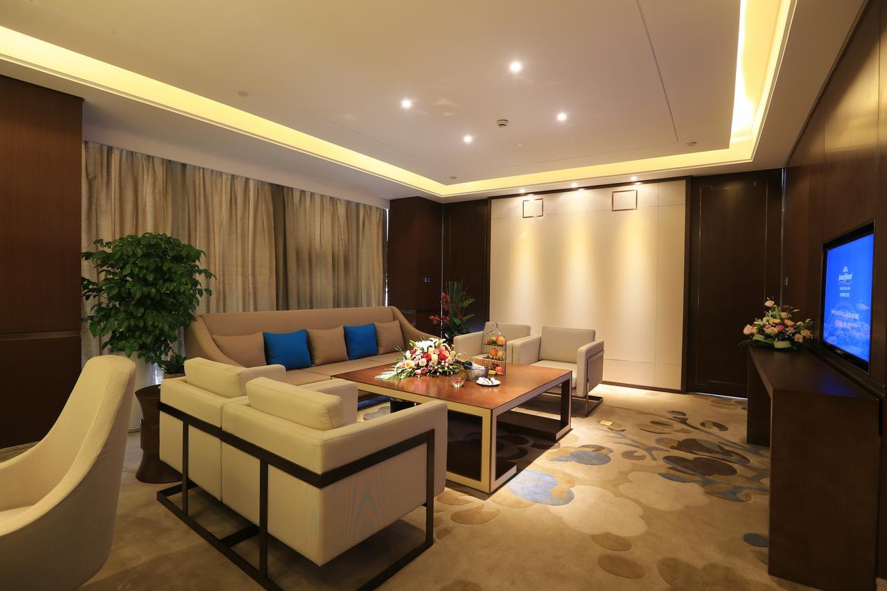 Howard Johnson Xiangyu Plaza Linyi Linyi  Eksteriør bilde