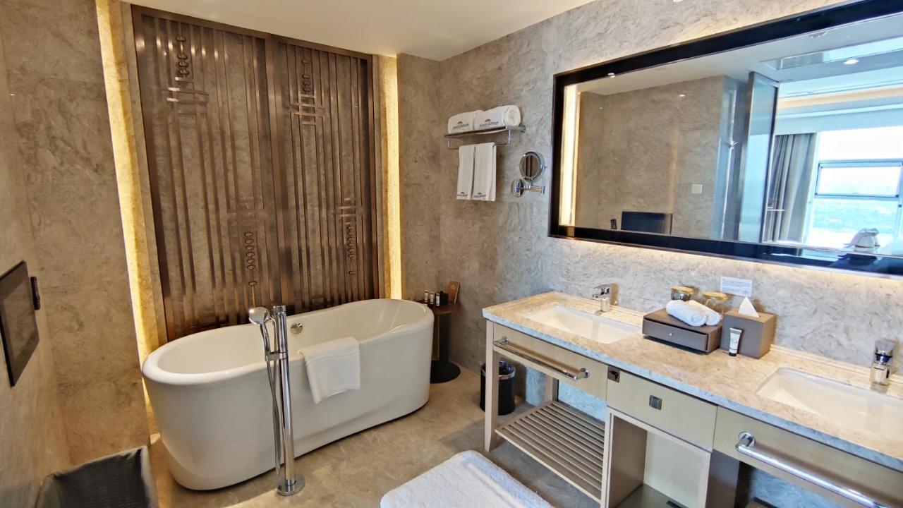 Howard Johnson Xiangyu Plaza Linyi Linyi  Eksteriør bilde
